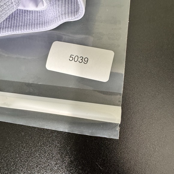 On Cloud Active Sports Bra Women Sz Large Lavender athletic yoga workout NEW - Picture 9 of 9